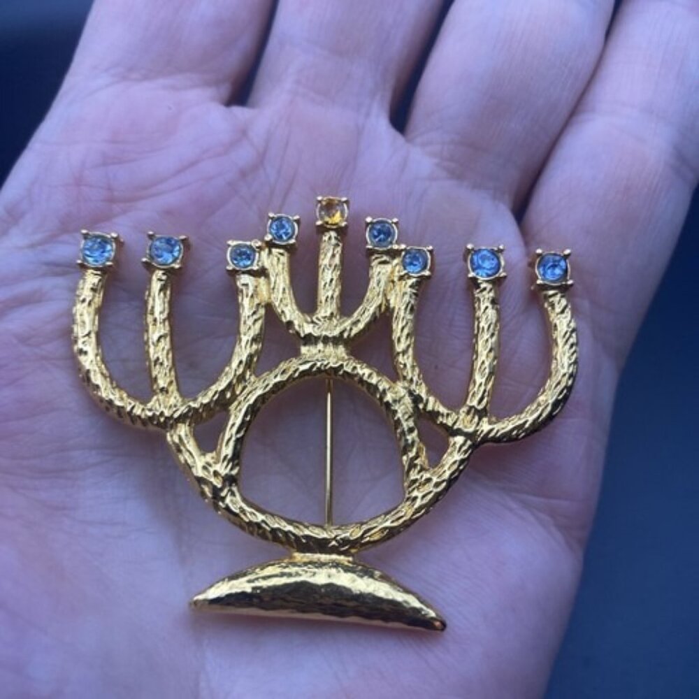 Vintage Brooch AS Hanukkah Menorah Brushed Gold Tone Pin Amber Blue Rhinestones - Picture 8 of 9